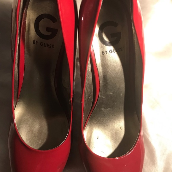 COPY - Red G by Guess Red patent leather platform pumps size 9.5.M .used good c… - Picture 11 of 17